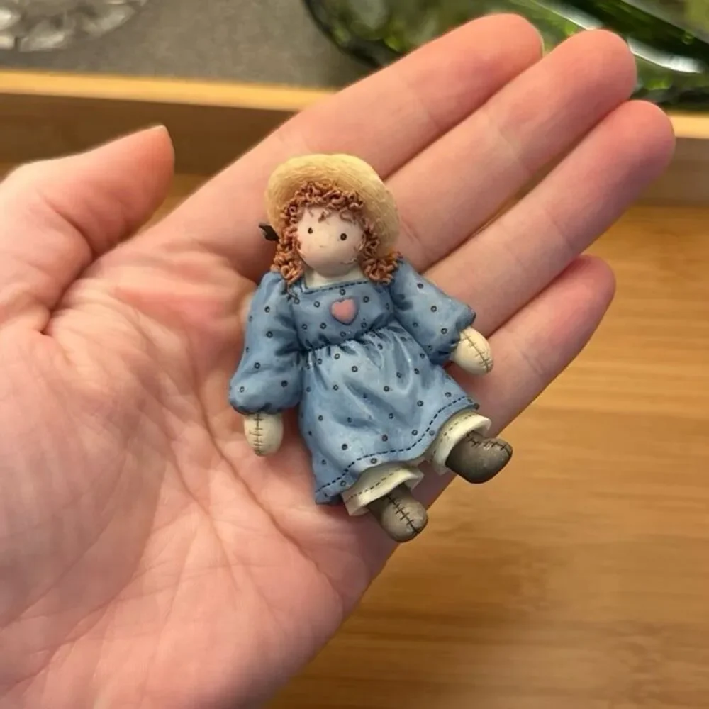 Vintage 1997 Enesco Brooch 